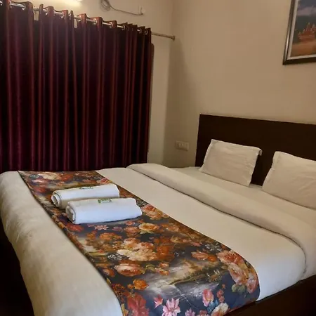 Gobind Bhawan Heritage Hotel Haridwar Room photo